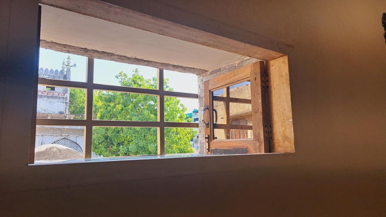 Sufi Khandar Home Stay Neu-Delhi Exterior foto