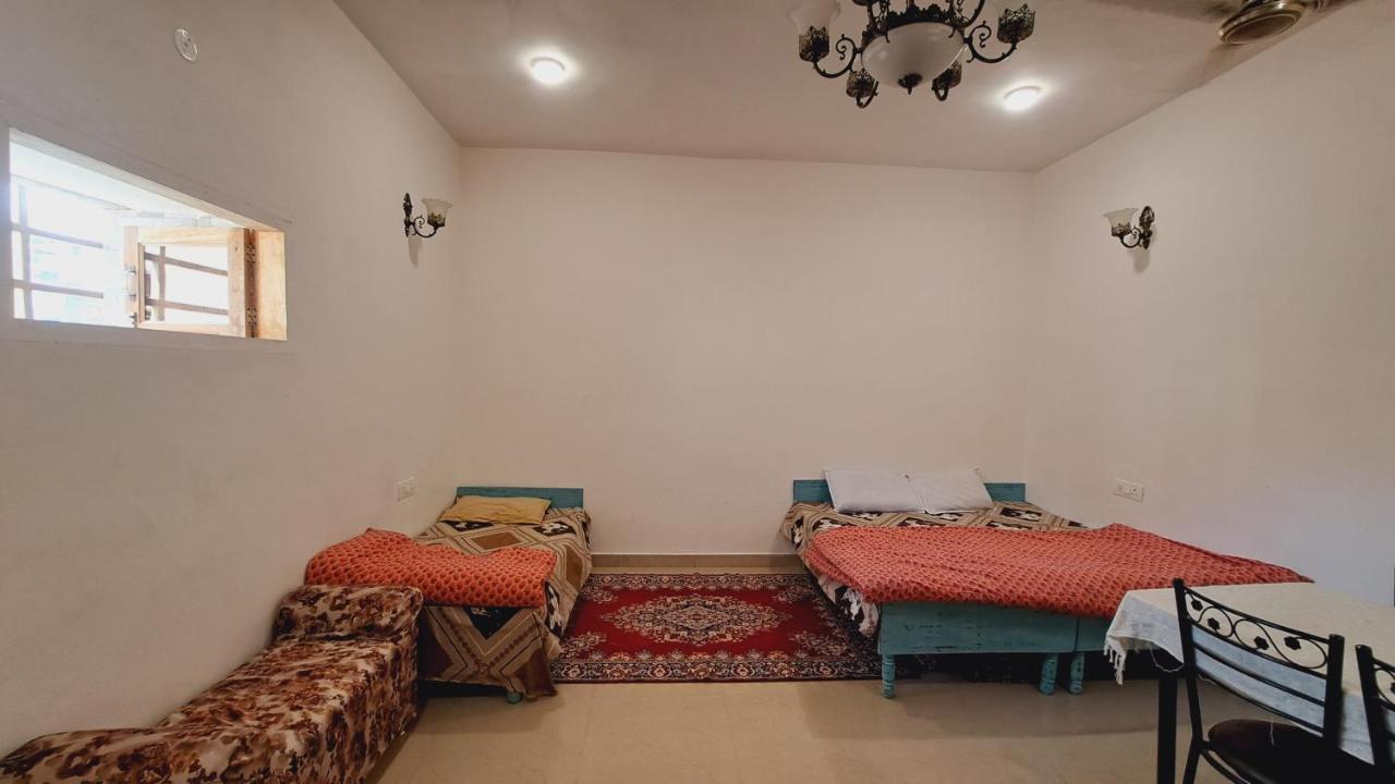 Sufi Khandar Home Stay Neu-Delhi Exterior foto